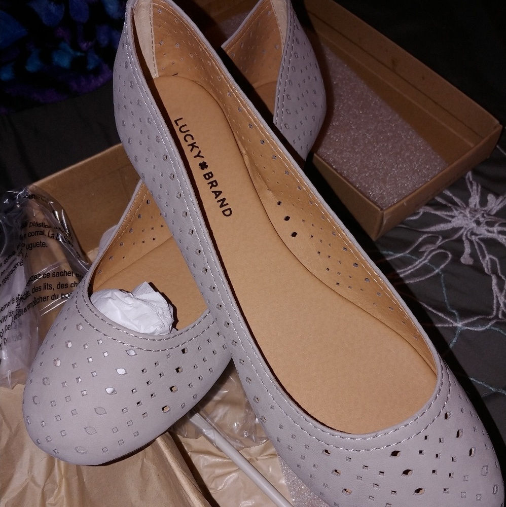 Women's shoes